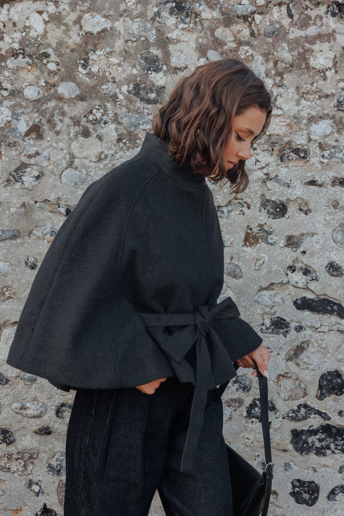 Manteau court cape drap de laine avec ceinture