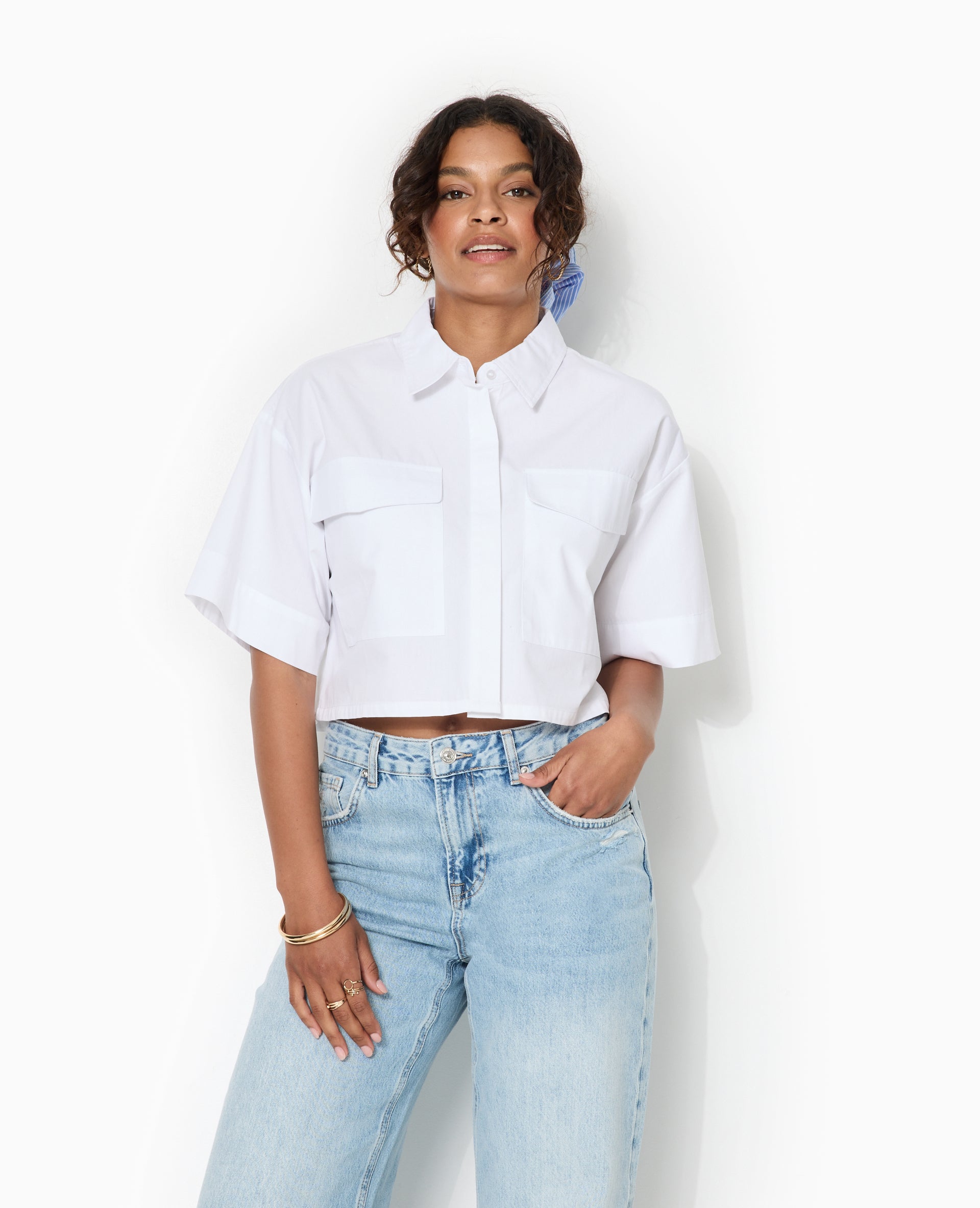 Chemise courte avec manches courtes et poches - Main Image