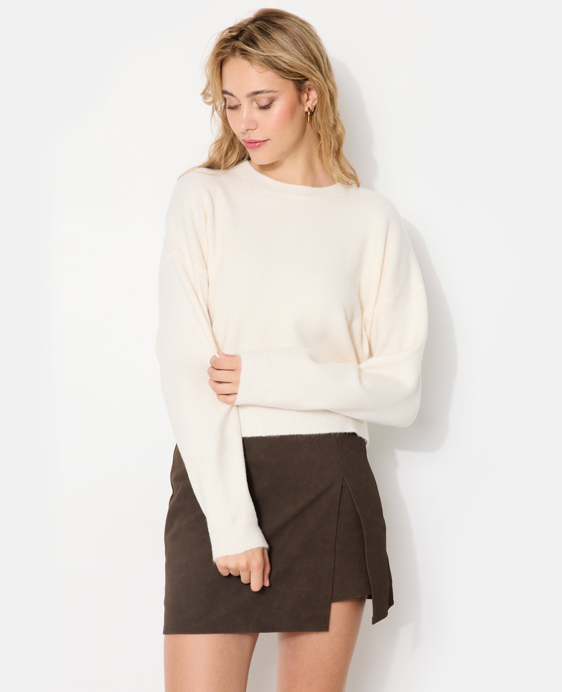 Pull court avec encolure ronde