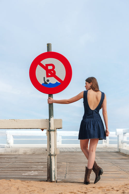 Robe courte en jean avec volant et dos dégagé - PIMKIE - 2