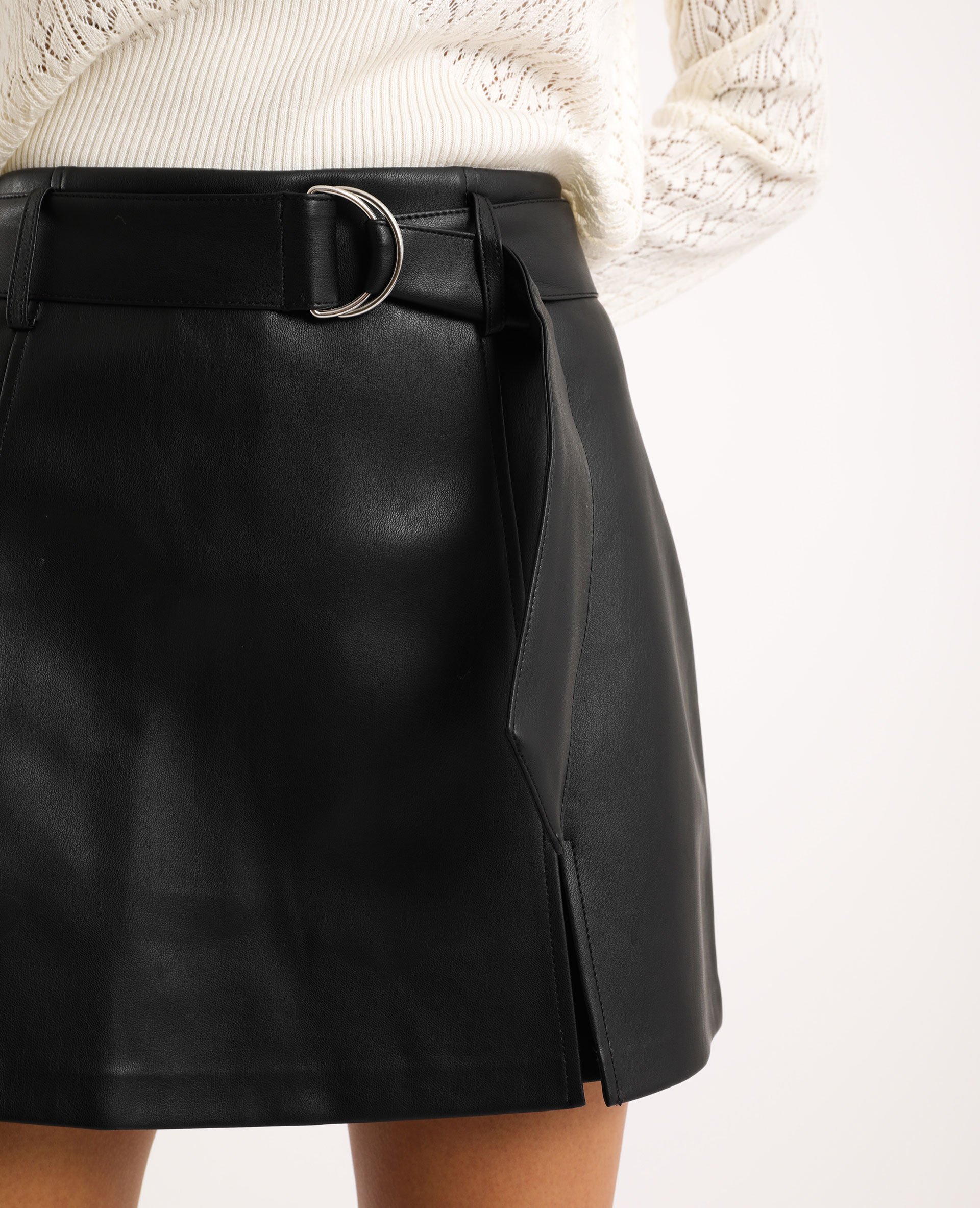 Jupe short simili cuir noir