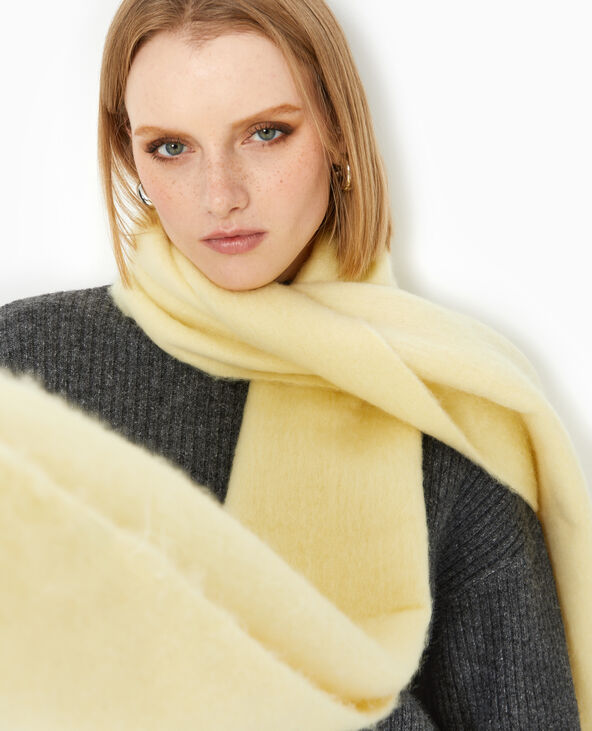 Grande écharpe en maille ultra douce jaune - Pimkie