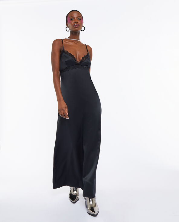 Robe longue en satin avec dentelle noir - Pimkie