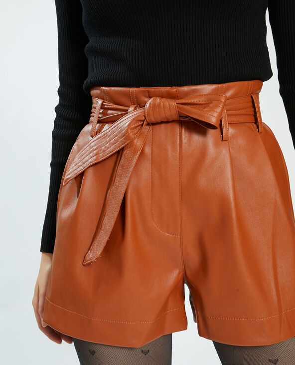 Short en simili cuir