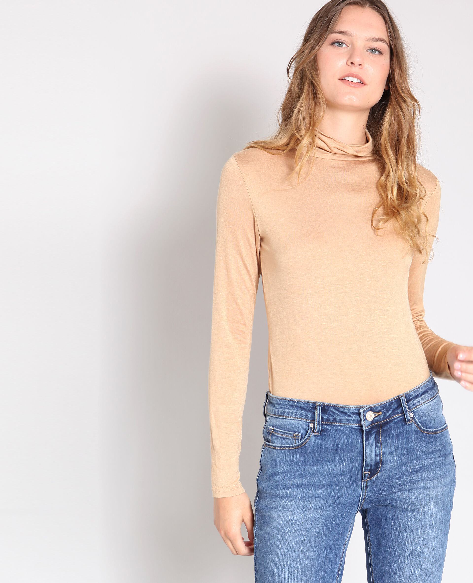 sous pull beige