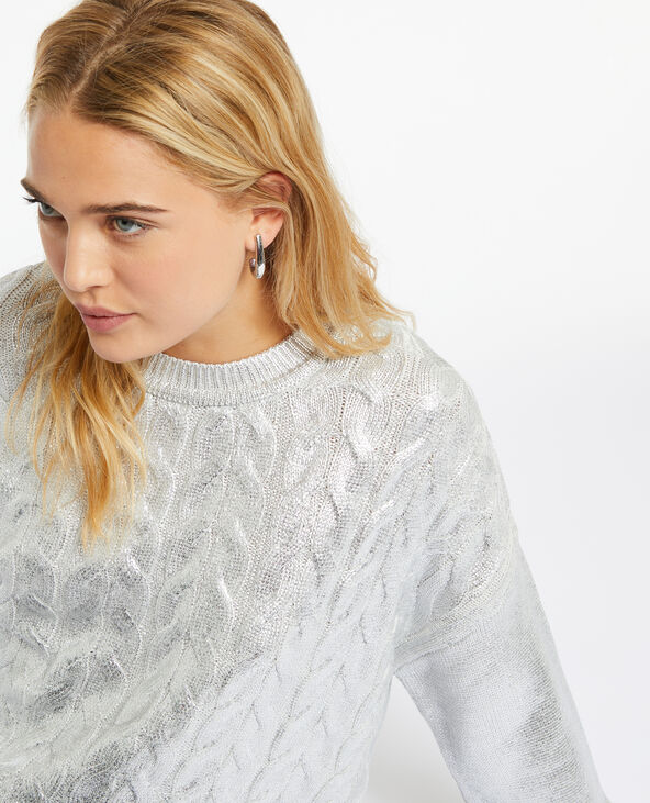 Pull torsade avec enduit argente