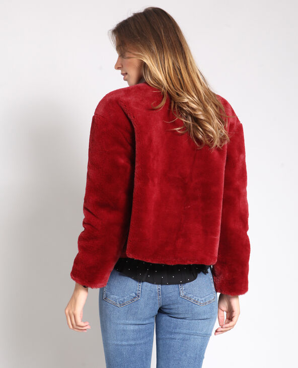 Manteau court en fausse fourrure bordeaux - Pimkie
