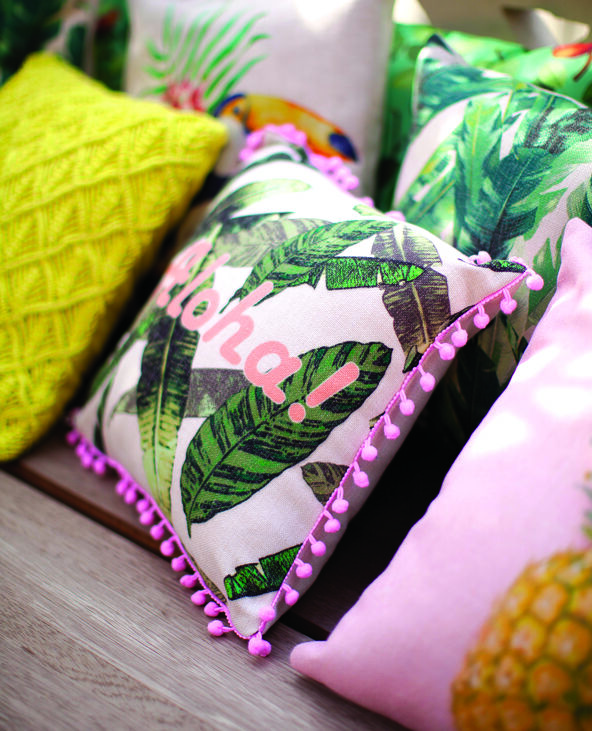 Housse de coussin brodée "Aloha" rose - Pimkie
