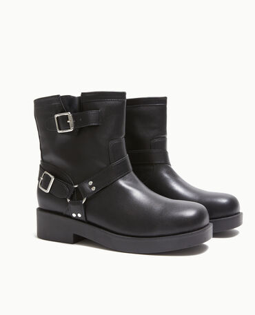 Boots pointues plates discount