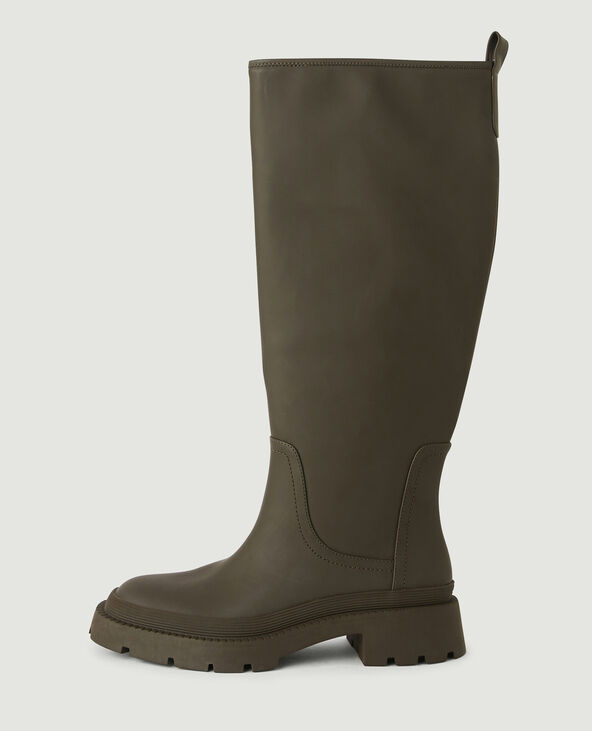 Bottes a semelle crantee
