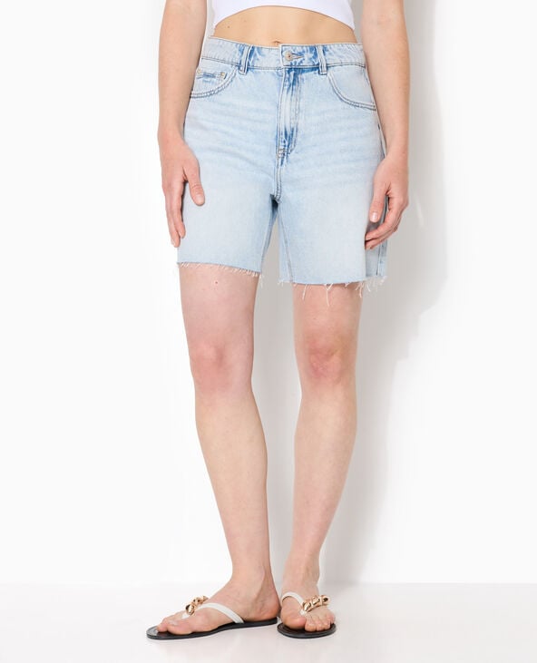 Short en jean taille haute avec bas coupés bleu clair - Pimkie
