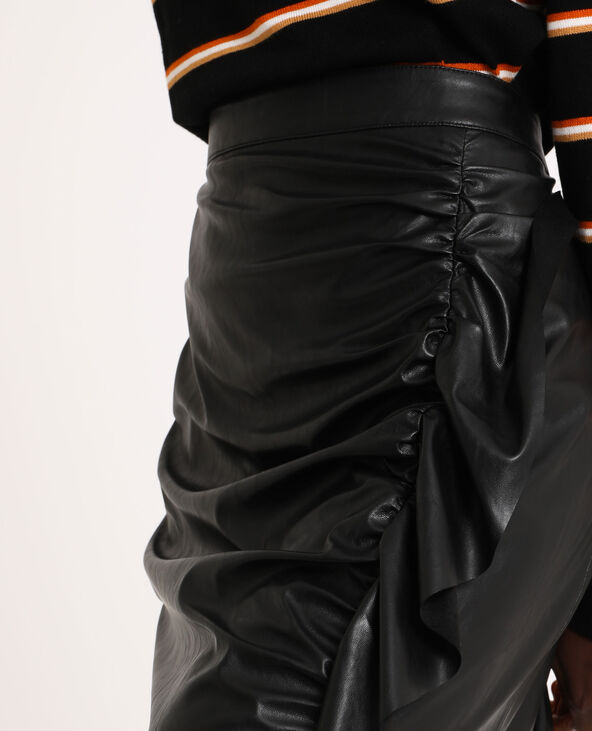 Jupe courte en simili cuir noir - Pimkie