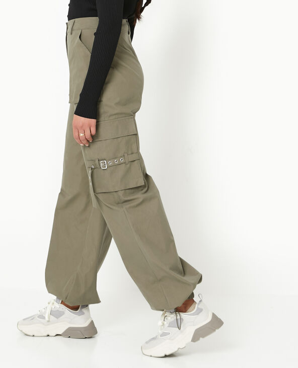 Pantalon cargo avec poches et sangles vert kaki - Pimkie