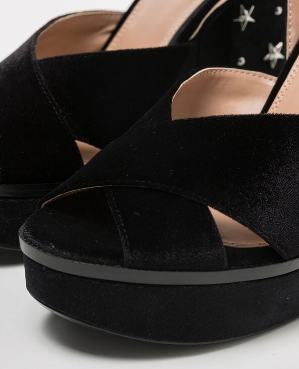 Sandales à plateau velours clouté noir - Pimkie
