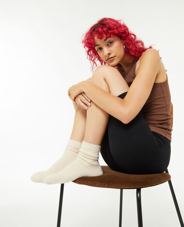 Paire de chaussettes en maille poilue et douce beige - Pimkie