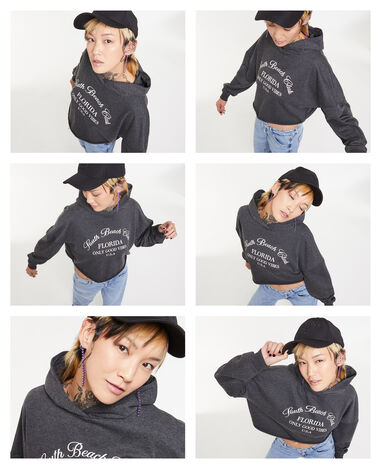 Sweat cropped avec capuche gris foncé - Pimkie