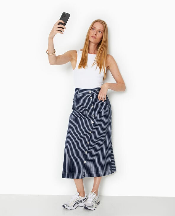 Jupe en jean longue et boutonnée avec rayures bleu - Pimkie