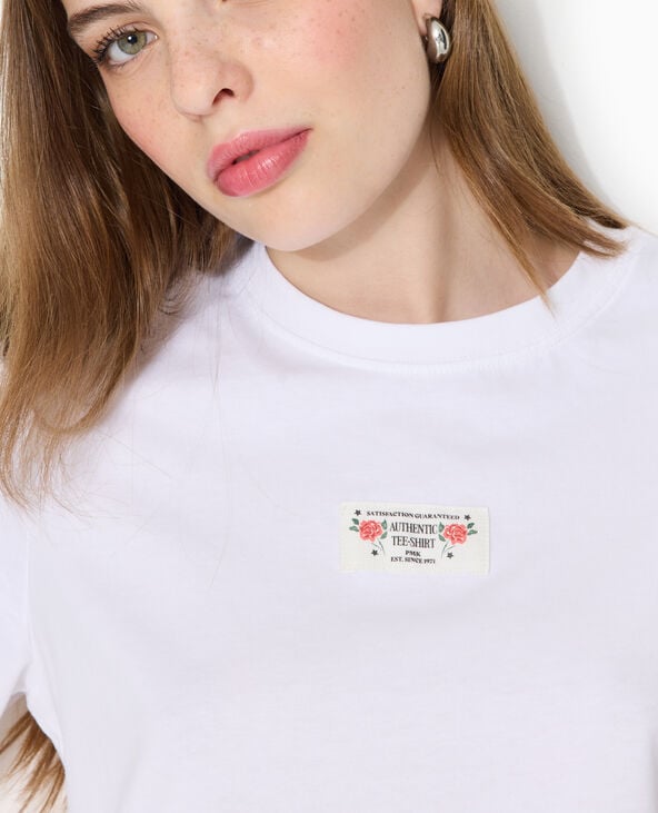 T-shirt avec étiquette cousue devant blanc - Pimkie