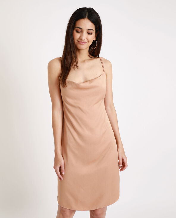 Robe satinée à fines bretelles beige - Pimkie