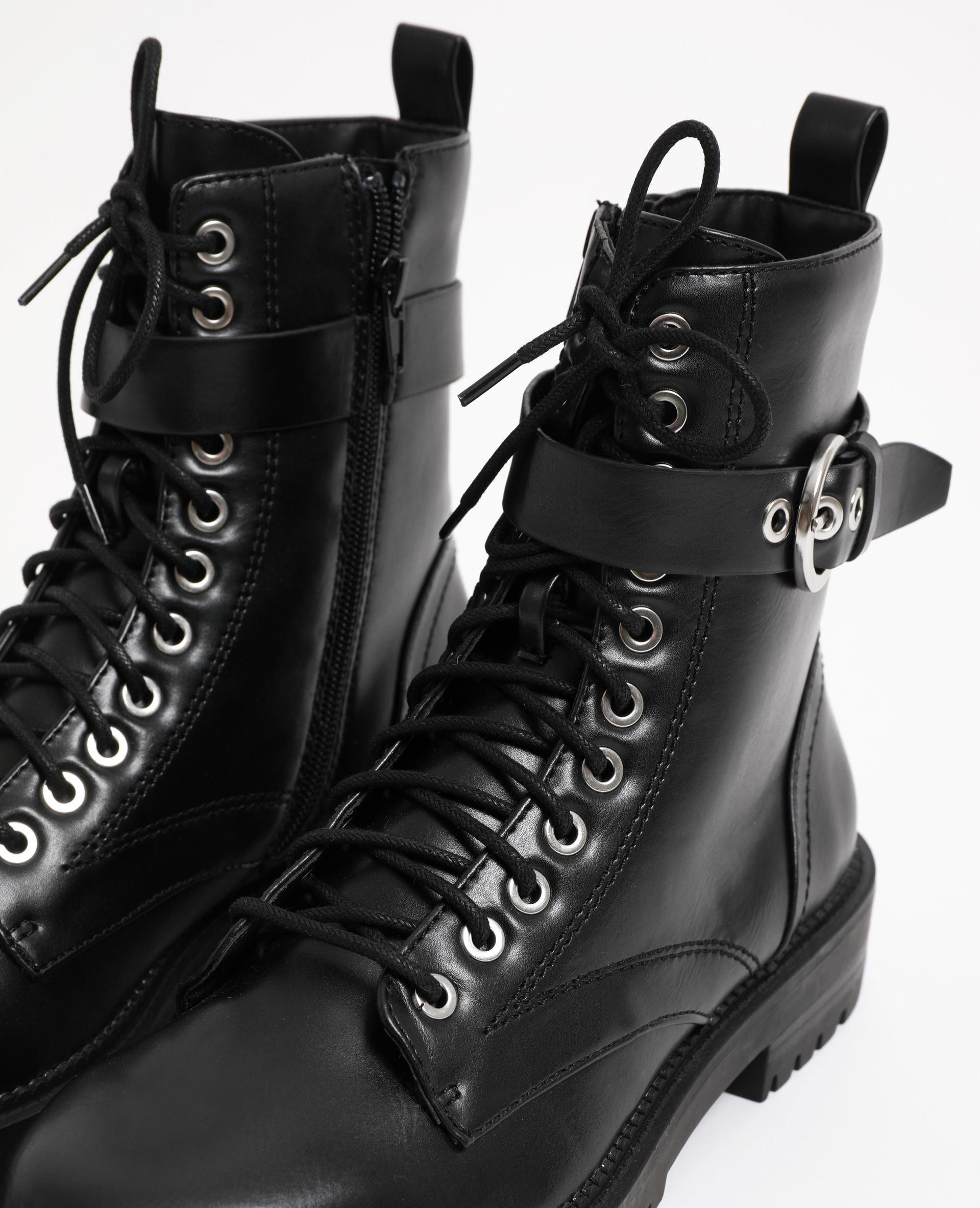 Boots à lacets noir - 917214899A08 | Pimkie