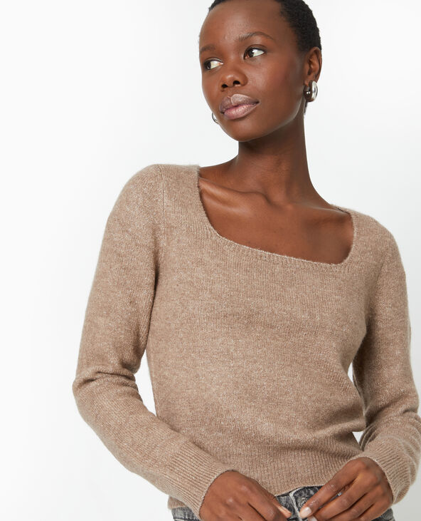 Pull en maille encolure carree