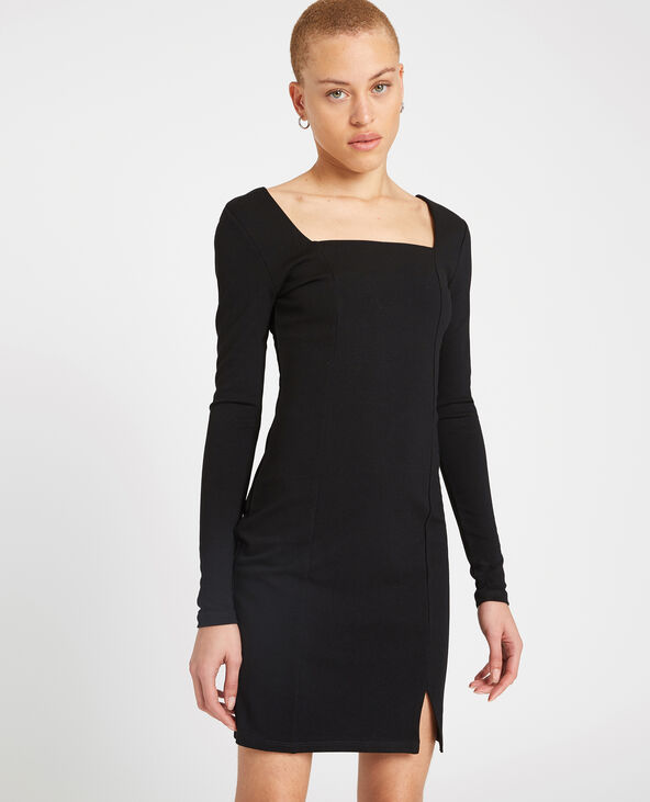 Robe moulante col carr