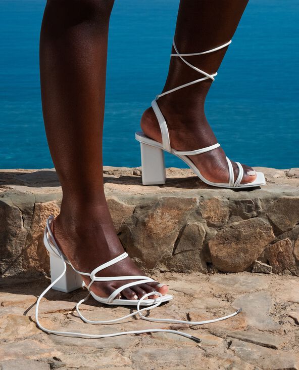 Sandales avec brides à nouer blanc - Pimkie