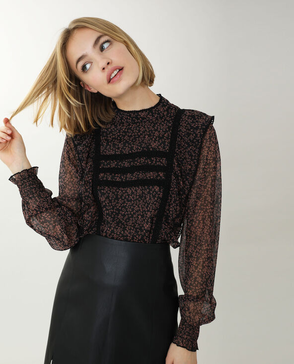 Blouse dentelle et volants