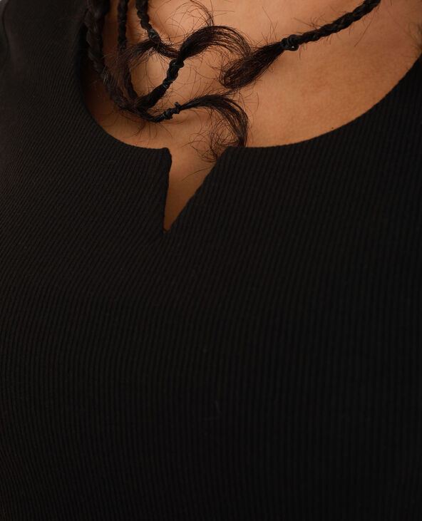 T-shirt décolleté V noir - Pimkie