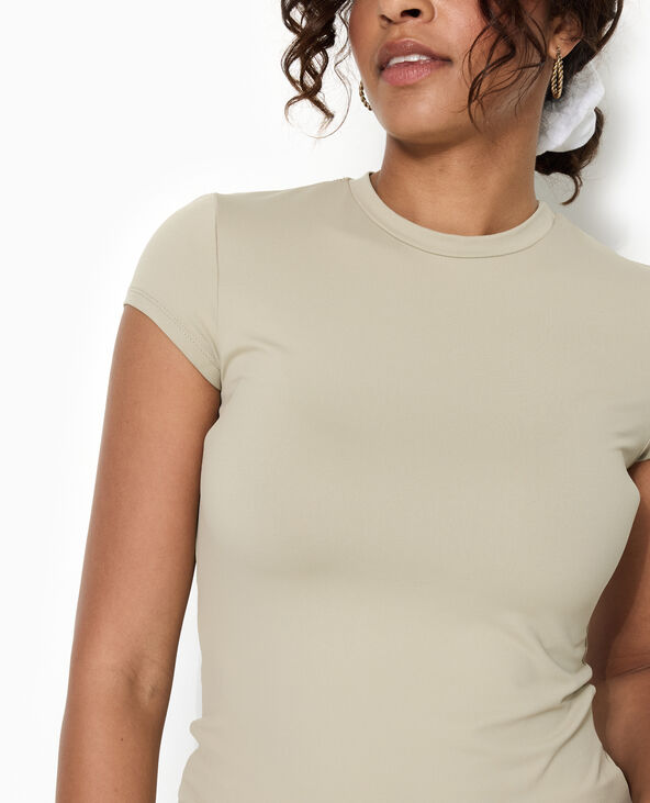 T-shirt ajusté en maille extensible vert kaki - Pimkie