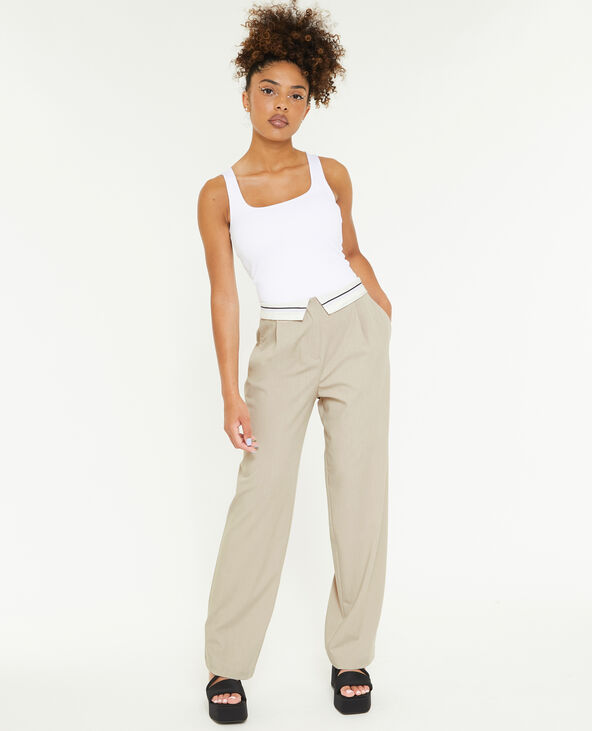 Pantalon beige top avec ceinture