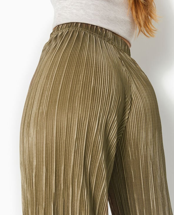 Pantalon large en tissu plissé et satiné vert kaki - Pimkie