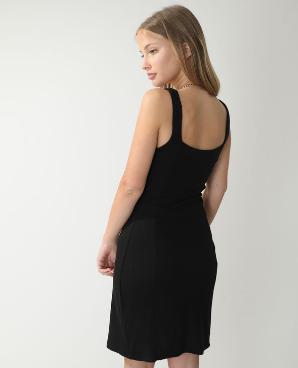 Robe moulante cotelee