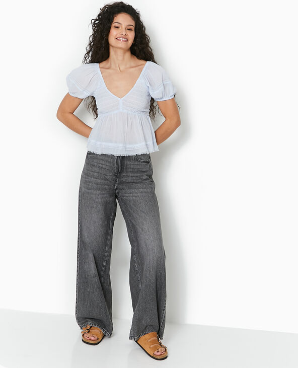 Top en tissu léger avec dentelle et smocks bleu - Pimkie
