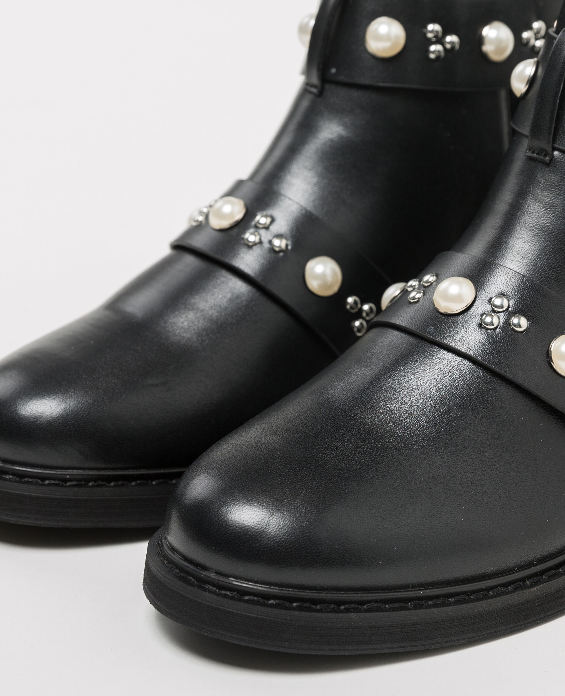 boots sangles clous