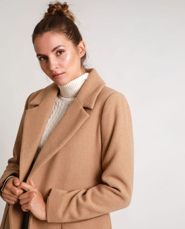 Manteau droit a ceinture