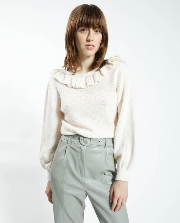 Pull ajoure a col volante