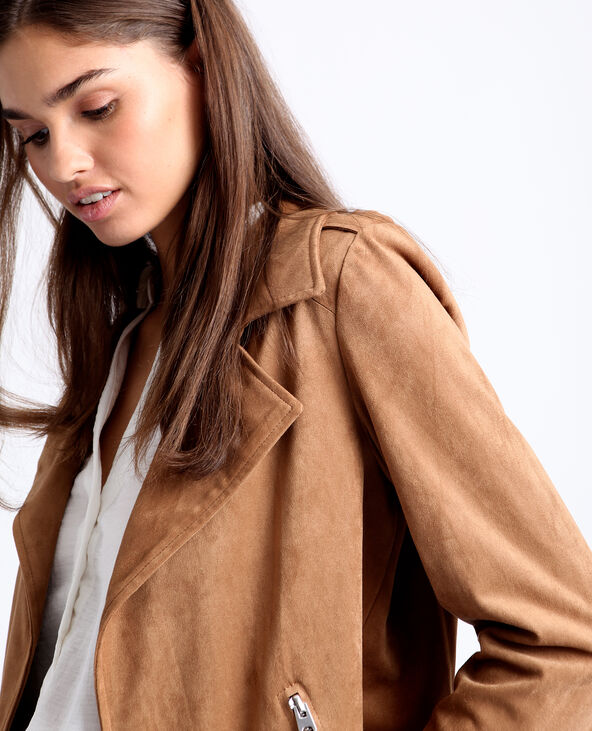 Veste su dine