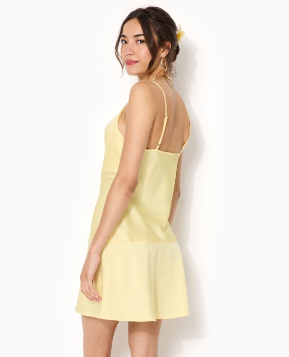 Robe courte en tissu satiné col bénitier jaune - Pimkie