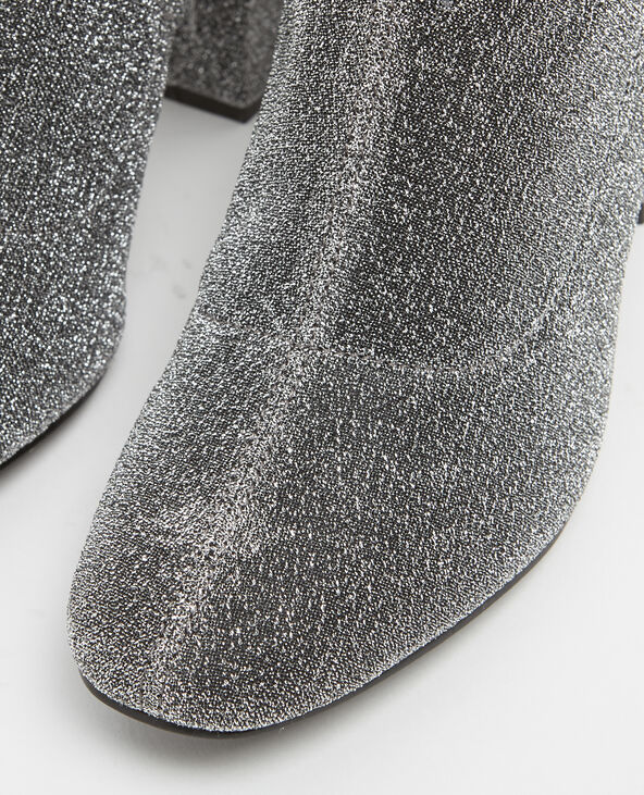 Boots a talons