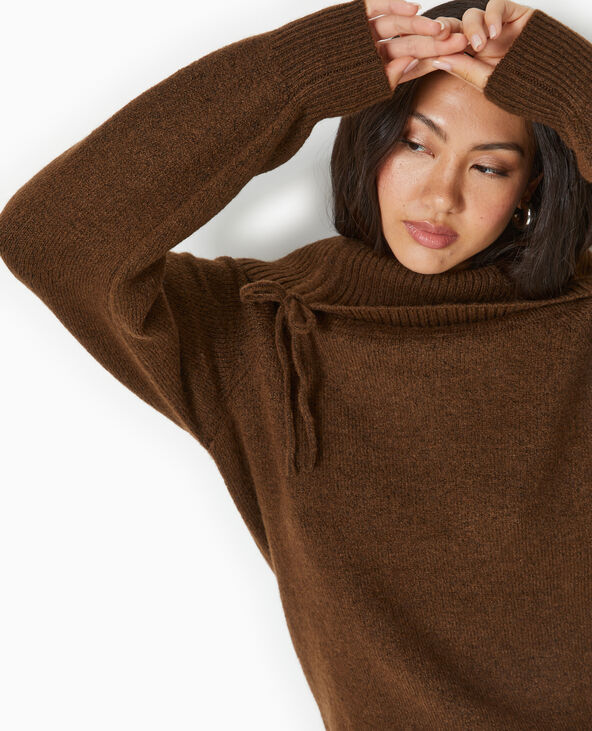 Pull oversize avec encolure Bardot et lien coulissé marron - Pimkie