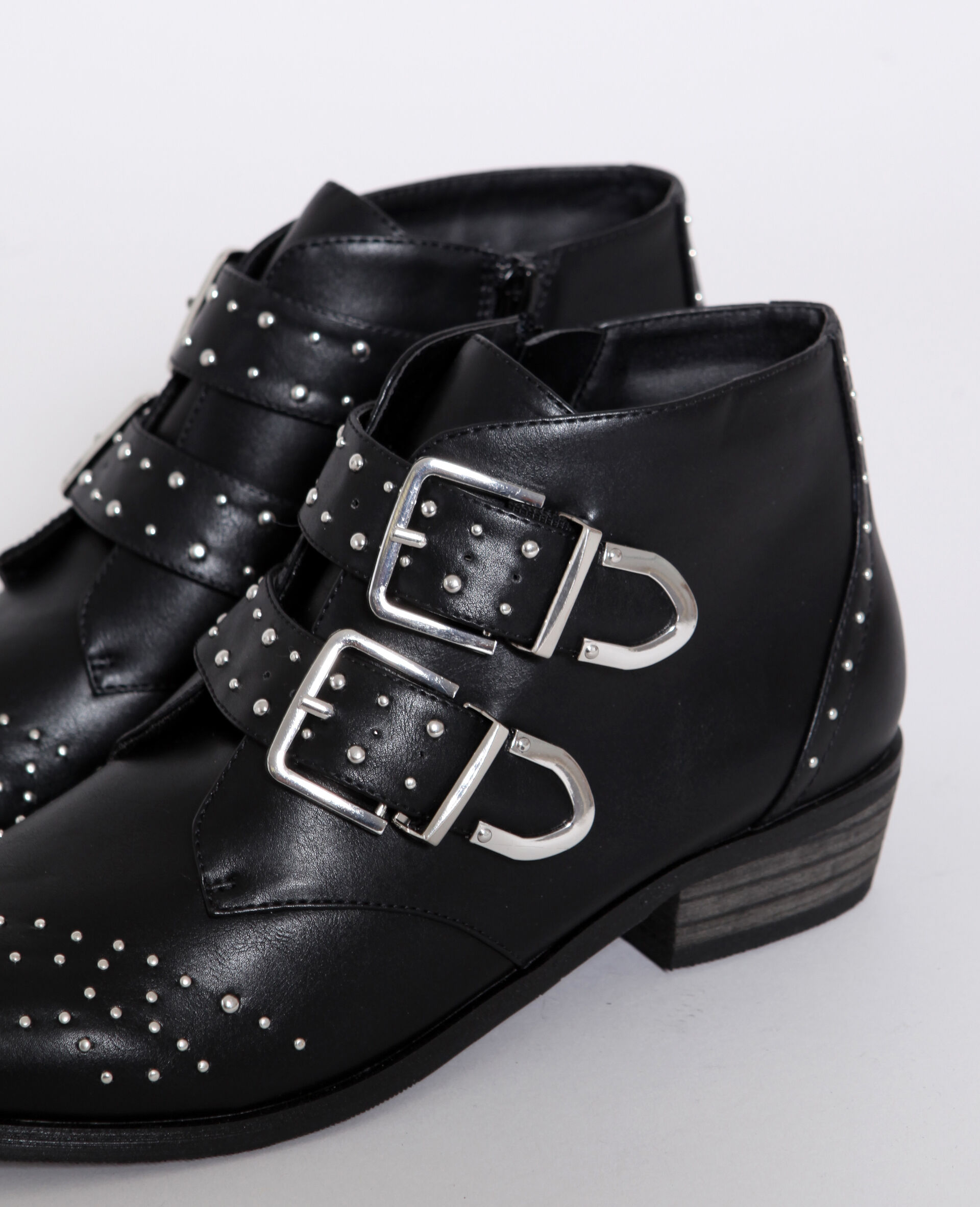 Bottines à clous noir - 916604899A08 | Pimkie