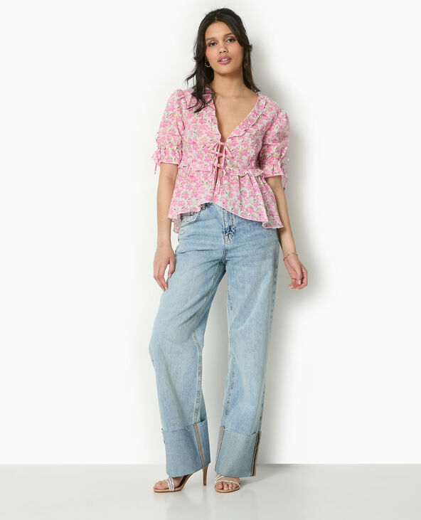 Blouse avec nouettes et volants motif fleurs rose - Pimkie