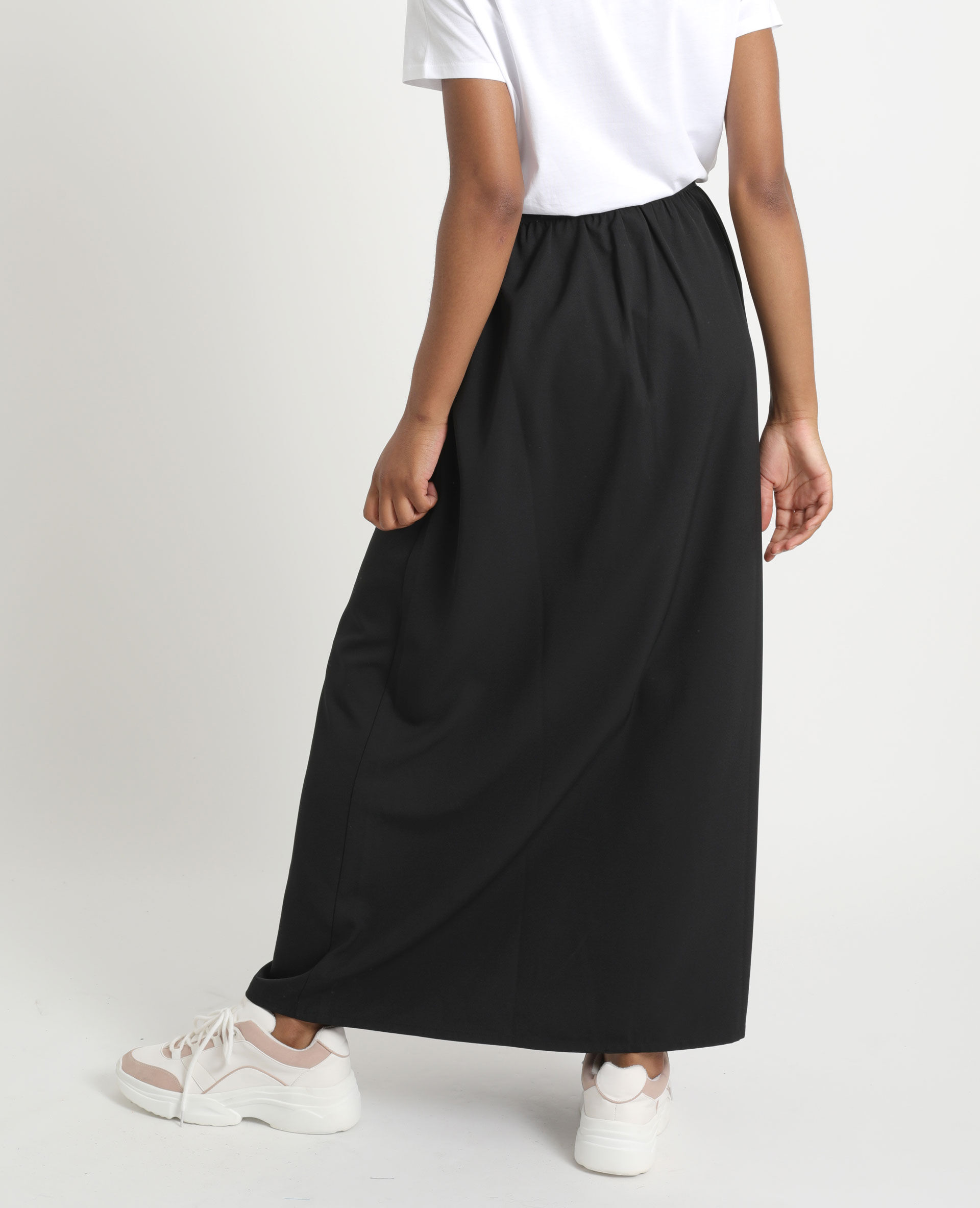 Longue jupe noire