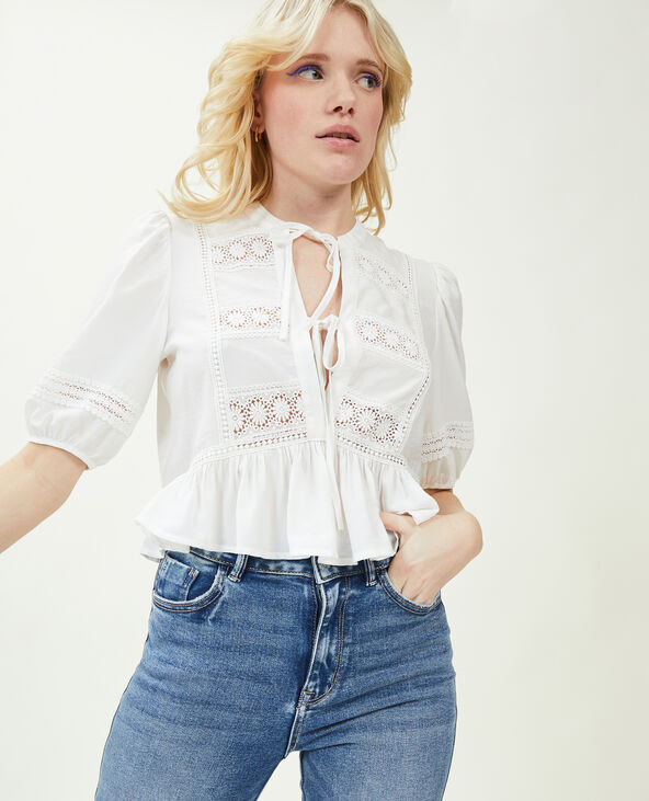 Blouse avec dentelle et liens à nouer blanc - Pimkie