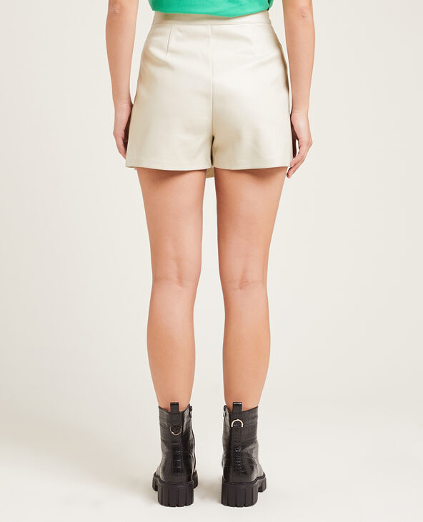 Jupe-short en simili cuir écru - Pimkie