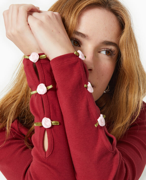 Top manches longues avec roses en satin bordeaux - Pimkie