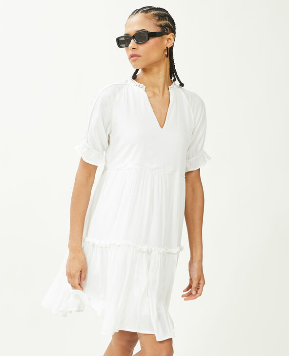 Robe courte avec dentelle et volants blanc - Pimkie
