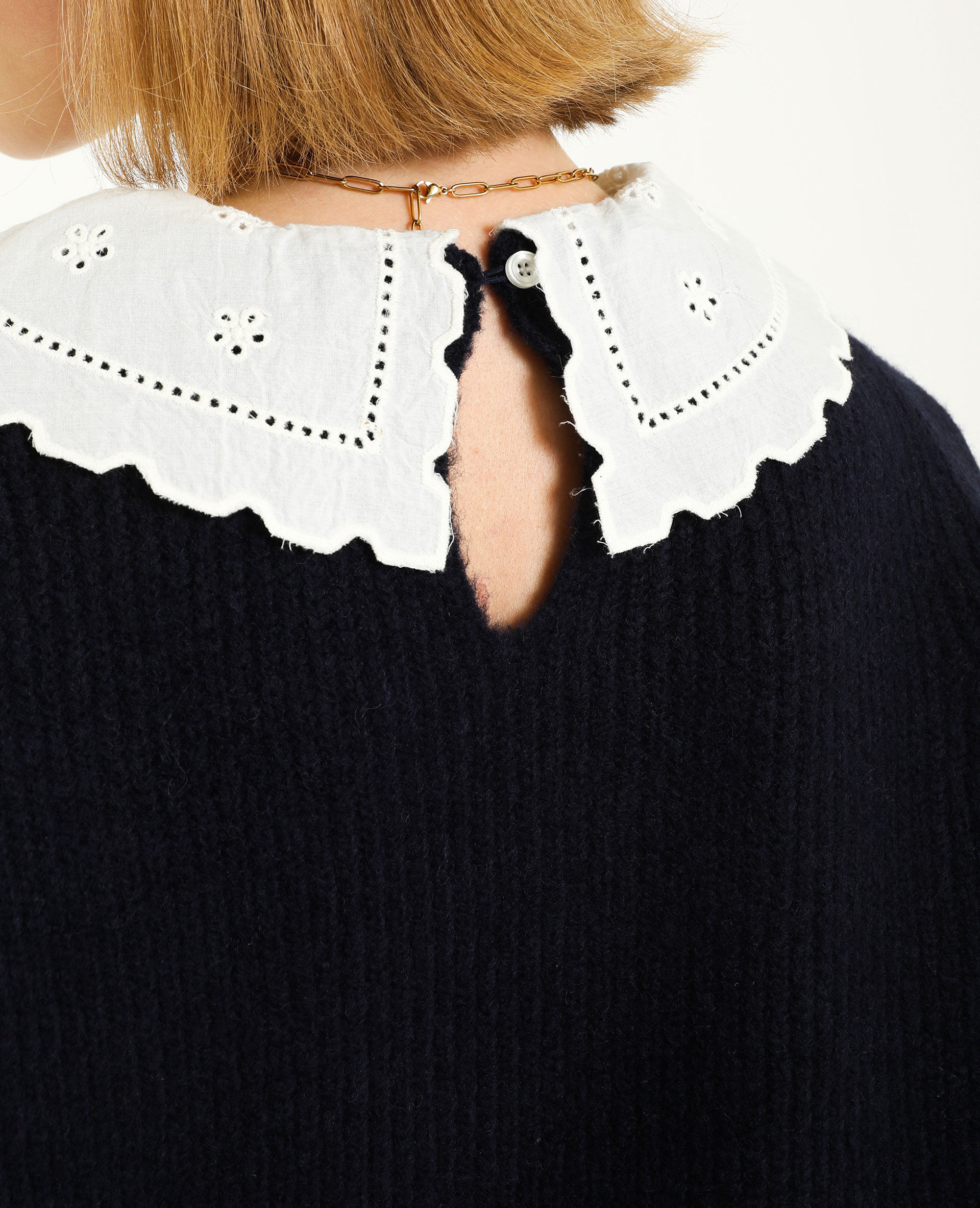 Pull col broderie anglaise