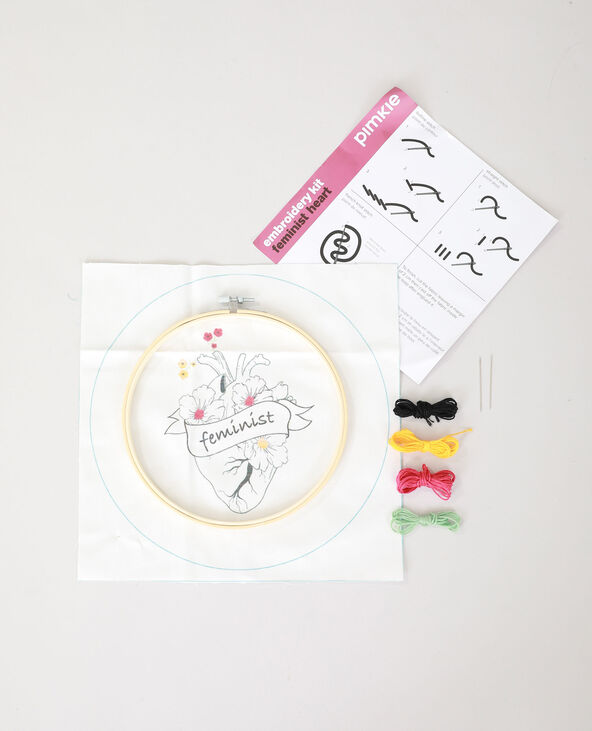 Kit de broderie cœur féministe noir - Pimkie